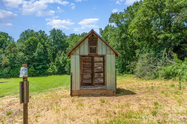 1164 Bradford Mountain Road, Lenoir, NC 28645
