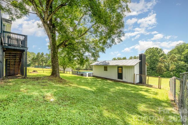 1164 Bradford Mountain Road, Lenoir, NC 28645