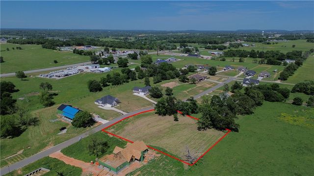 3089 Buck Avenue, Elm Springs, AR 72762