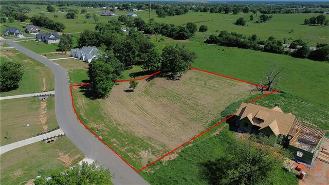 3089 Buck Avenue, Elm Springs, AR 72762
