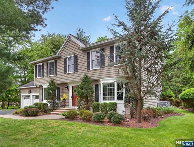 607 Poplar Road, River Vale, NJ 07675