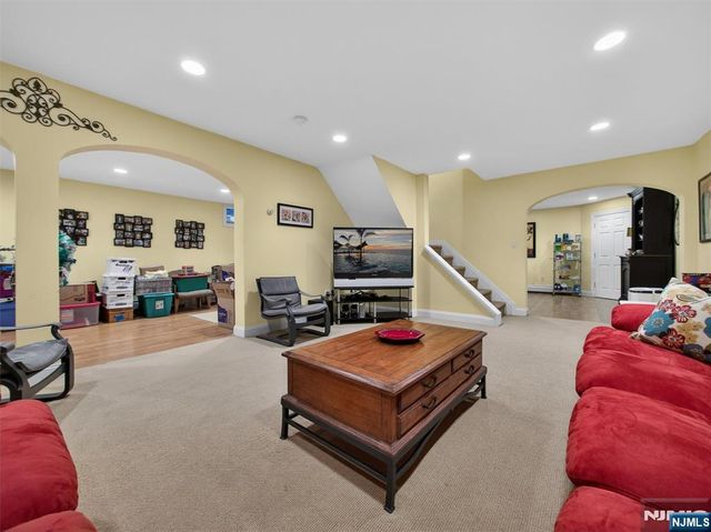 607 Poplar Road, River Vale, NJ 07675