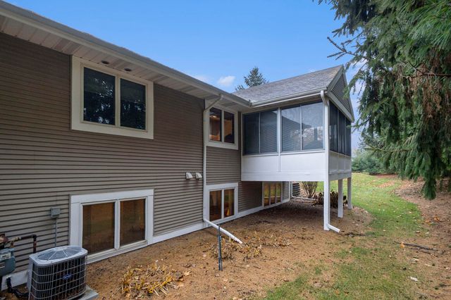 871 Clarewood Court, Holland, MI 49423