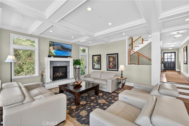 405 Blumont Street, Laguna Beach, CA 92651