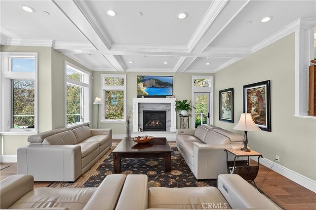 405 Blumont Street, Laguna Beach, CA 92651