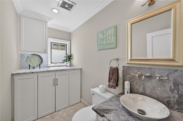 405 Blumont Street, Laguna Beach, CA 92651