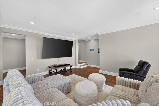 405 Blumont Street, Laguna Beach, CA 92651