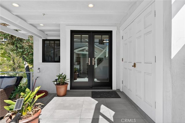 405 Blumont Street, Laguna Beach, CA 92651
