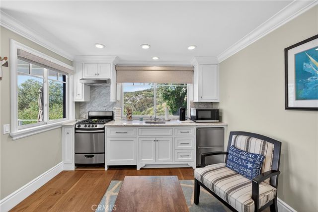 405 Blumont Street, Laguna Beach, CA 92651