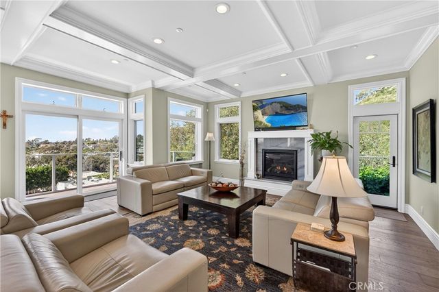 405 Blumont Street, Laguna Beach, CA 92651