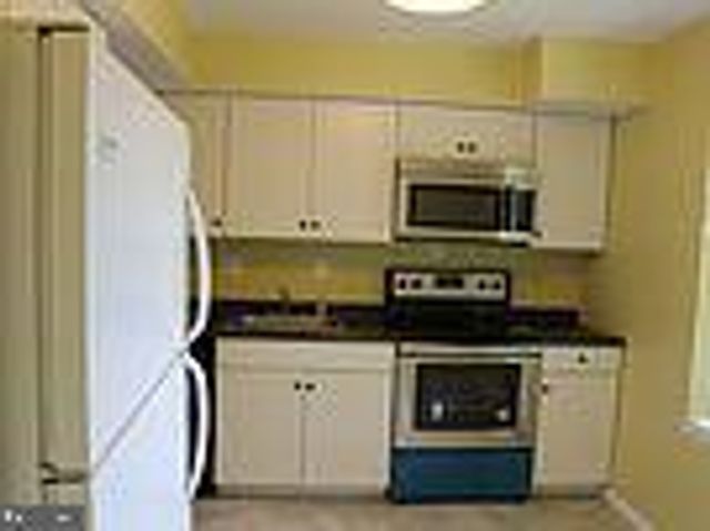 104 HOPKINS CT, North Wales, PA 19454