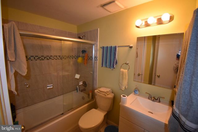 104 HOPKINS CT, North Wales, PA 19454