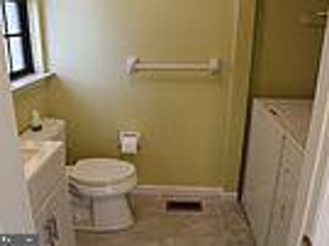 104 HOPKINS CT, North Wales, PA 19454