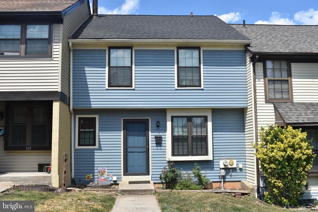104 HOPKINS CT, North Wales, PA 19454
