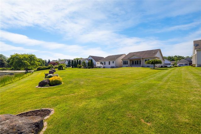 1219 Waterbrook Crossing, Webster, NY 14580