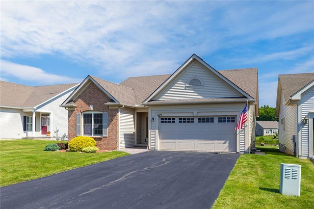 1219 Waterbrook Crossing, Webster, NY 14580