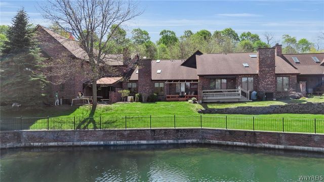 161 Hidden Ridge, Amherst, NY 14221