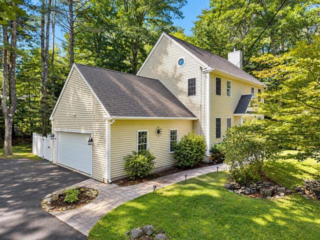 35 Old Lee Road, Newfields, NH 03856