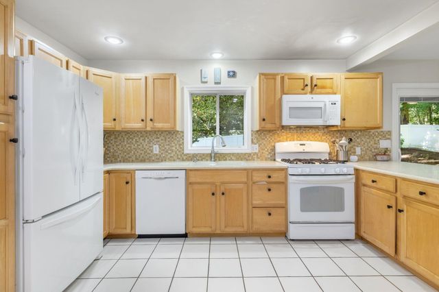 35 Old Lee Road, Newfields, NH 03856