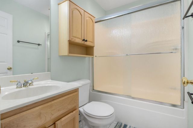 35 Old Lee Road, Newfields, NH 03856