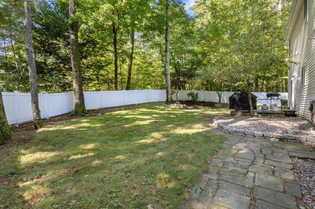 35 Old Lee Road, Newfields, NH 03856