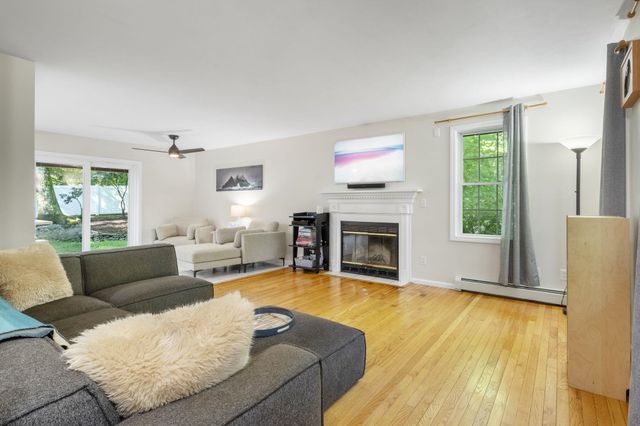 35 Old Lee Road, Newfields, NH 03856