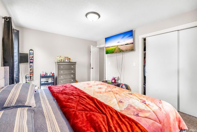 18098 Sunny Lane, Goshen, IN 46526