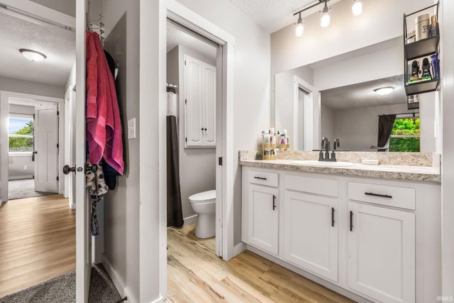 18098 Sunny Lane, Goshen, IN 46526