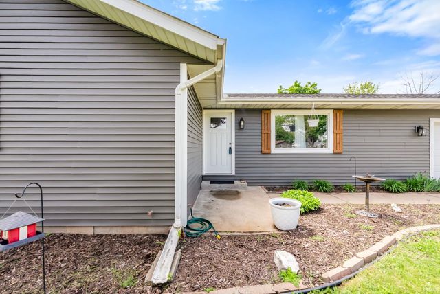 18098 Sunny Lane, Goshen, IN 46526