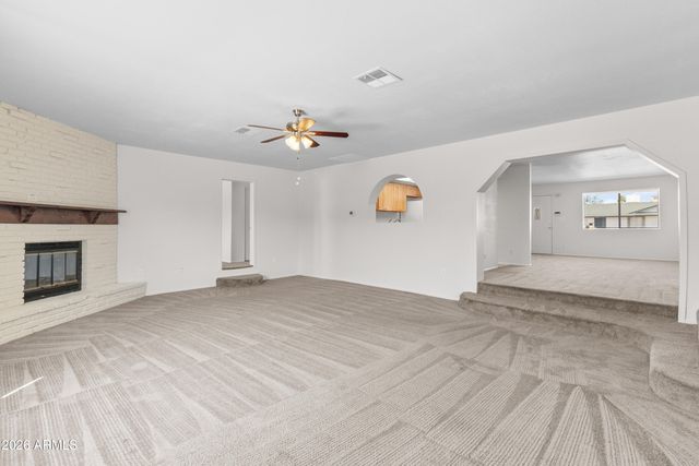 8825 W ROMA Avenue, Phoenix, AZ 85037