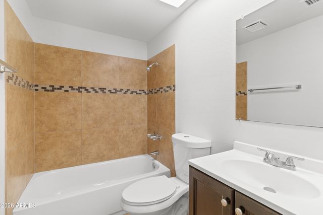 8825 W ROMA Avenue, Phoenix, AZ 85037
