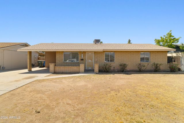 8825 W ROMA Avenue, Phoenix, AZ 85037