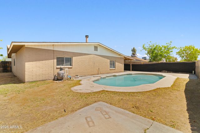8825 W ROMA Avenue, Phoenix, AZ 85037