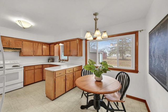 2621 S 85th STREET, West Allis, WI 53227