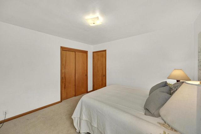 2621 S 85th STREET, West Allis, WI 53227