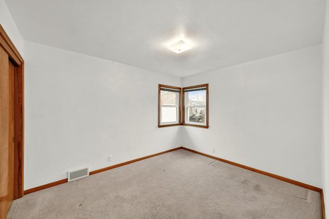 2621 S 85th STREET, West Allis, WI 53227