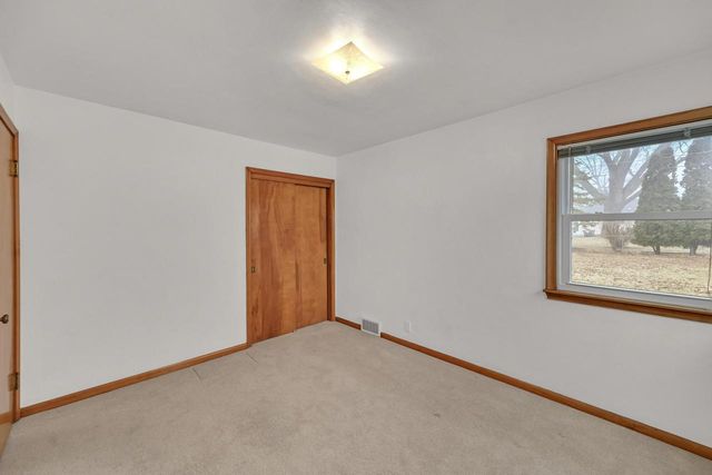 2621 S 85th STREET, West Allis, WI 53227