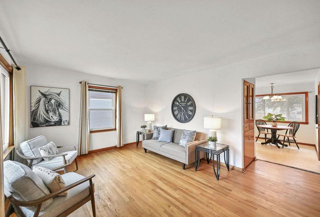 2621 S 85th STREET, West Allis, WI 53227