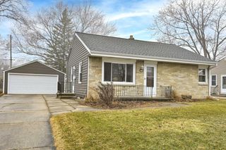 2621 S 85th STREET, West Allis, WI 53227