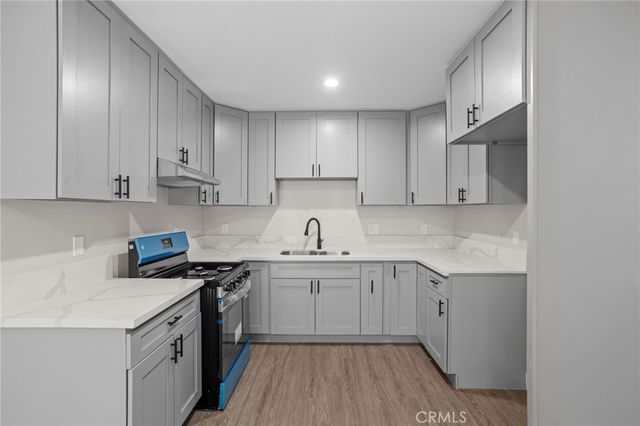 1329 W 88th, Los Angeles, CA 90044