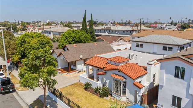 1329 W 88th, Los Angeles, CA 90044