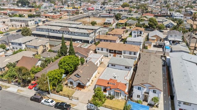 1329 W 88th, Los Angeles, CA 90044