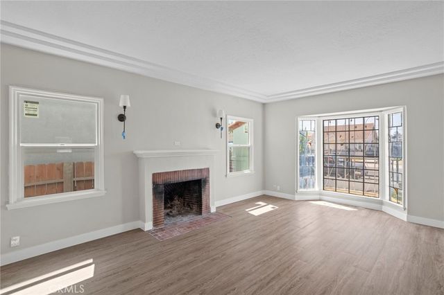 1329 W 88th, Los Angeles, CA 90044