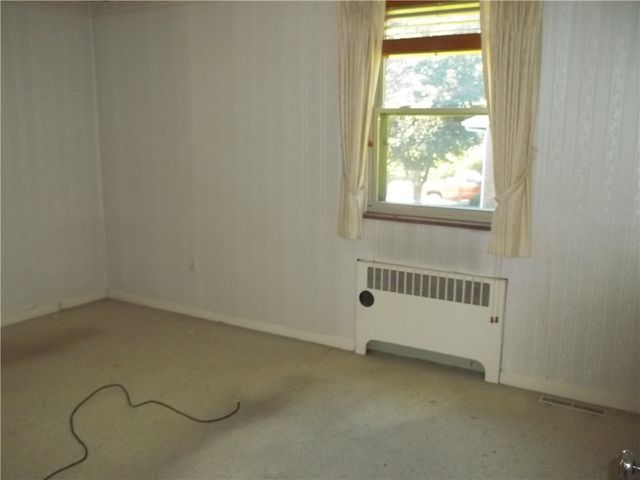 121 Hillcrest Dr, Daugherty Twp, PA 15066