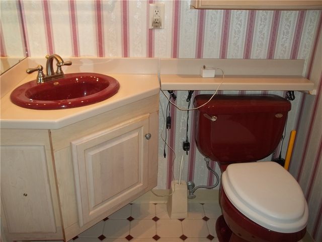121 Hillcrest Dr, Daugherty Twp, PA 15066