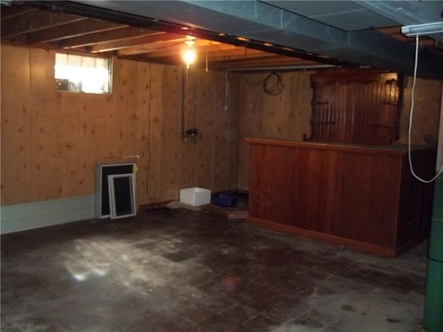 121 Hillcrest Dr, Daugherty Twp, PA 15066