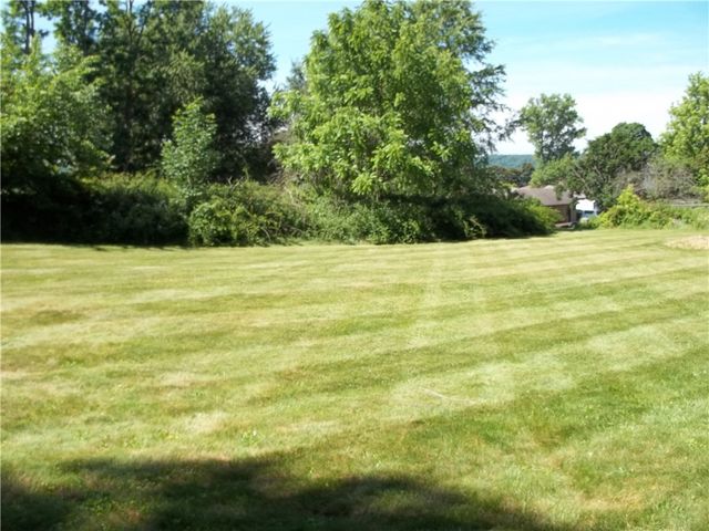 121 Hillcrest Dr, Daugherty Twp, PA 15066