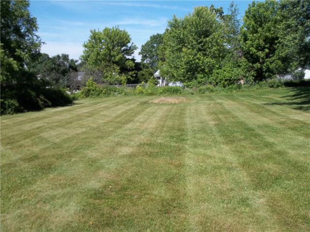 121 Hillcrest Dr, Daugherty Twp, PA 15066