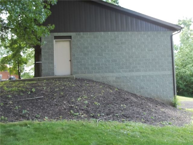 121 Hillcrest Dr, Daugherty Twp, PA 15066