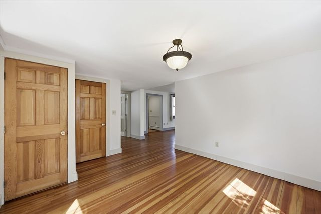 67 Milton St, Northampton, MA 01062